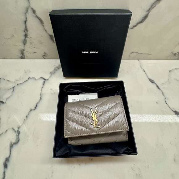 YSL Cassandra Key Case in Gray Grain de Poudre Leather - Picture 9 of 9